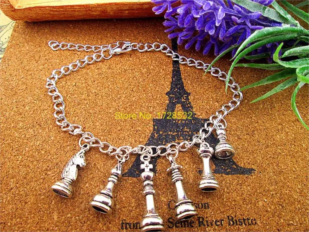 Un set di braccialetti personalizzati per scacchi, kit fai da te, crea il tuo braccialetto con ciondoli con ciondoli multipli, regalo unico di gioielli artigianali