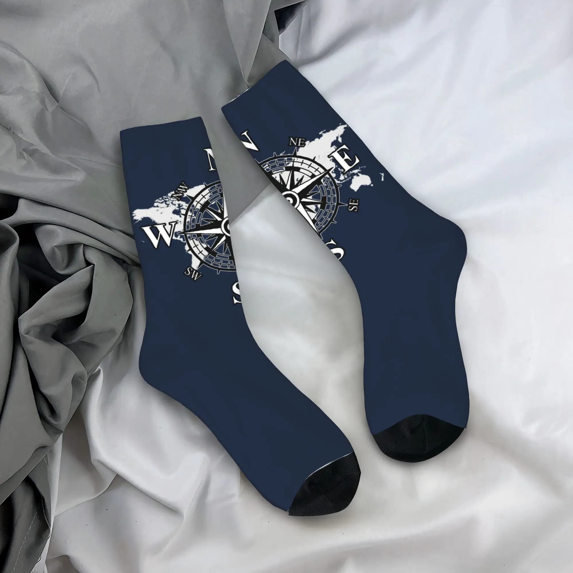Custom socks with compass print and world map, elasticized, for men and women, summer, autumn, winter, with cardinal points of the world.