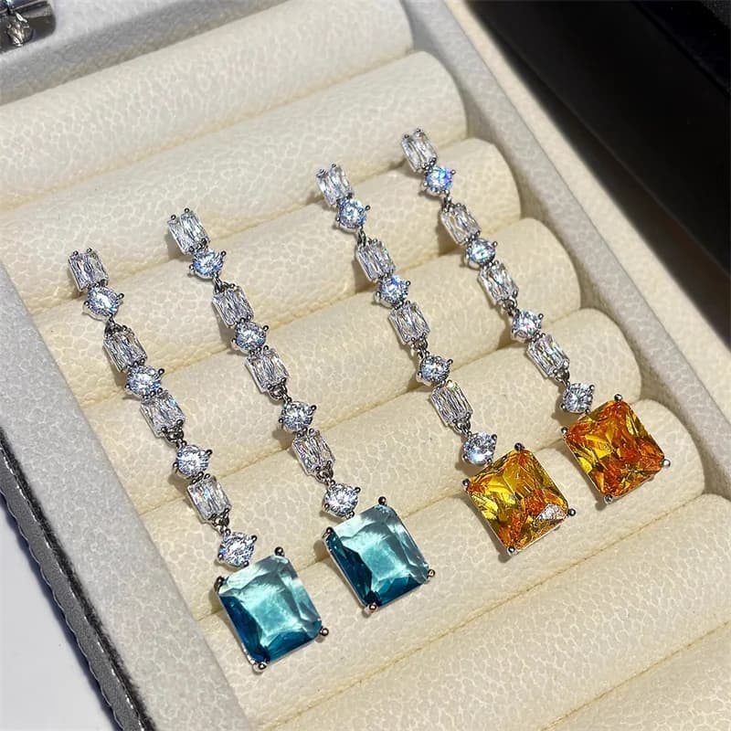 Orecchini con nappa con zirconi geometrici blu lucidi alla moda per banchetti alla moda da donna Regali squisiti di gioielli per tutti i fiammiferi