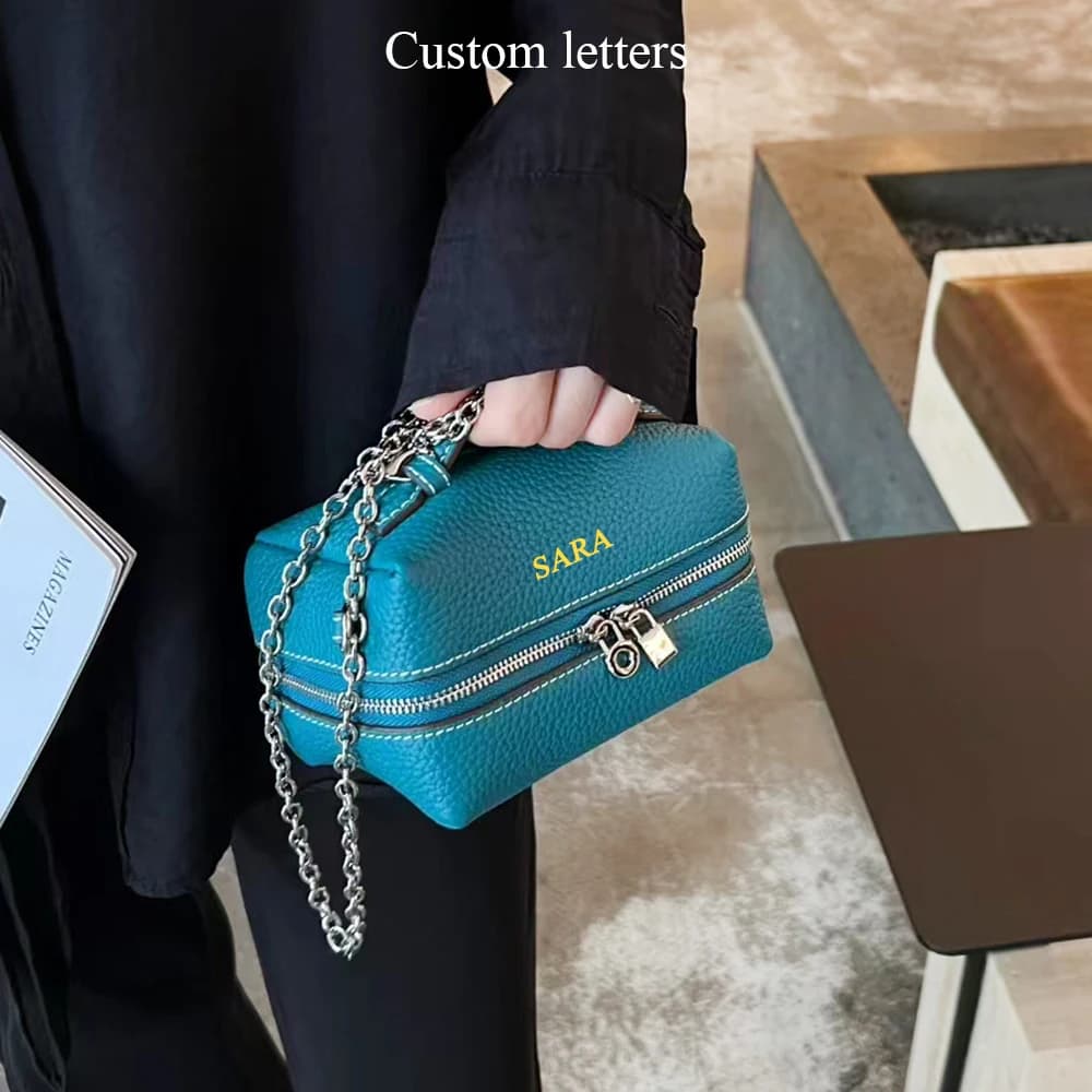 Mini borsa a tracolla da donna in vera pelle con nome personalizzato Borsa per trucco di lusso con pochette Borsa a tracolla piccola femminile da festa di nuovo design