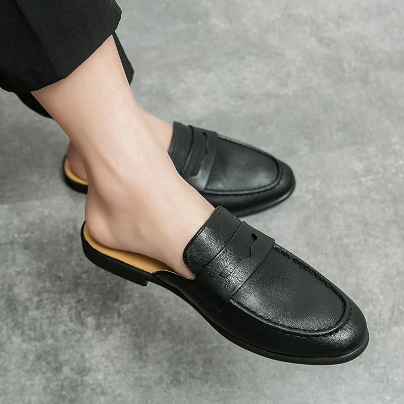 2025 Ciabatte estive leggere da uomo Mezze scarpe da uomo Pantofole in pelle Scarpe casual da uomo Mocassini Infradito Scivoli maschili Sandali piatti