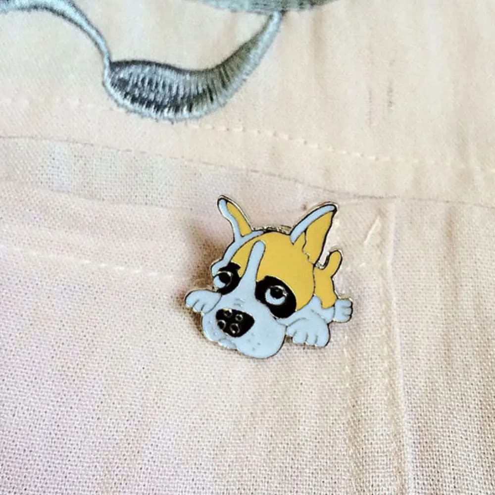 Spilla Decorativa per Zaino a Forma di Cane Cartone Animato, Bulldog, Husky, Divertente Distintivo in Metallo Smaltato per Camicia