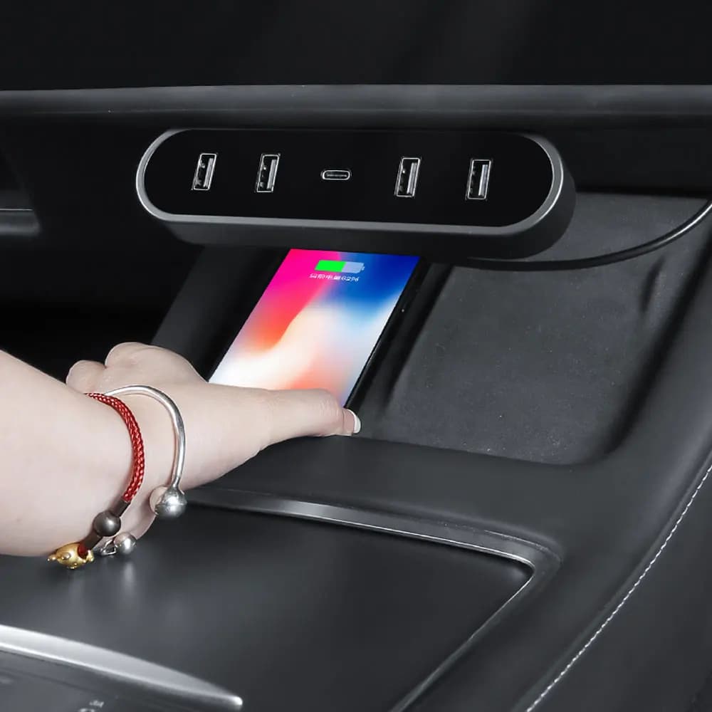 Dock di ricarica rapida USB pieghevole e nascosto sotto lo schermo per Tesla Model 3/Y 2021-2024 Docking station per caricabatterie rapido USB