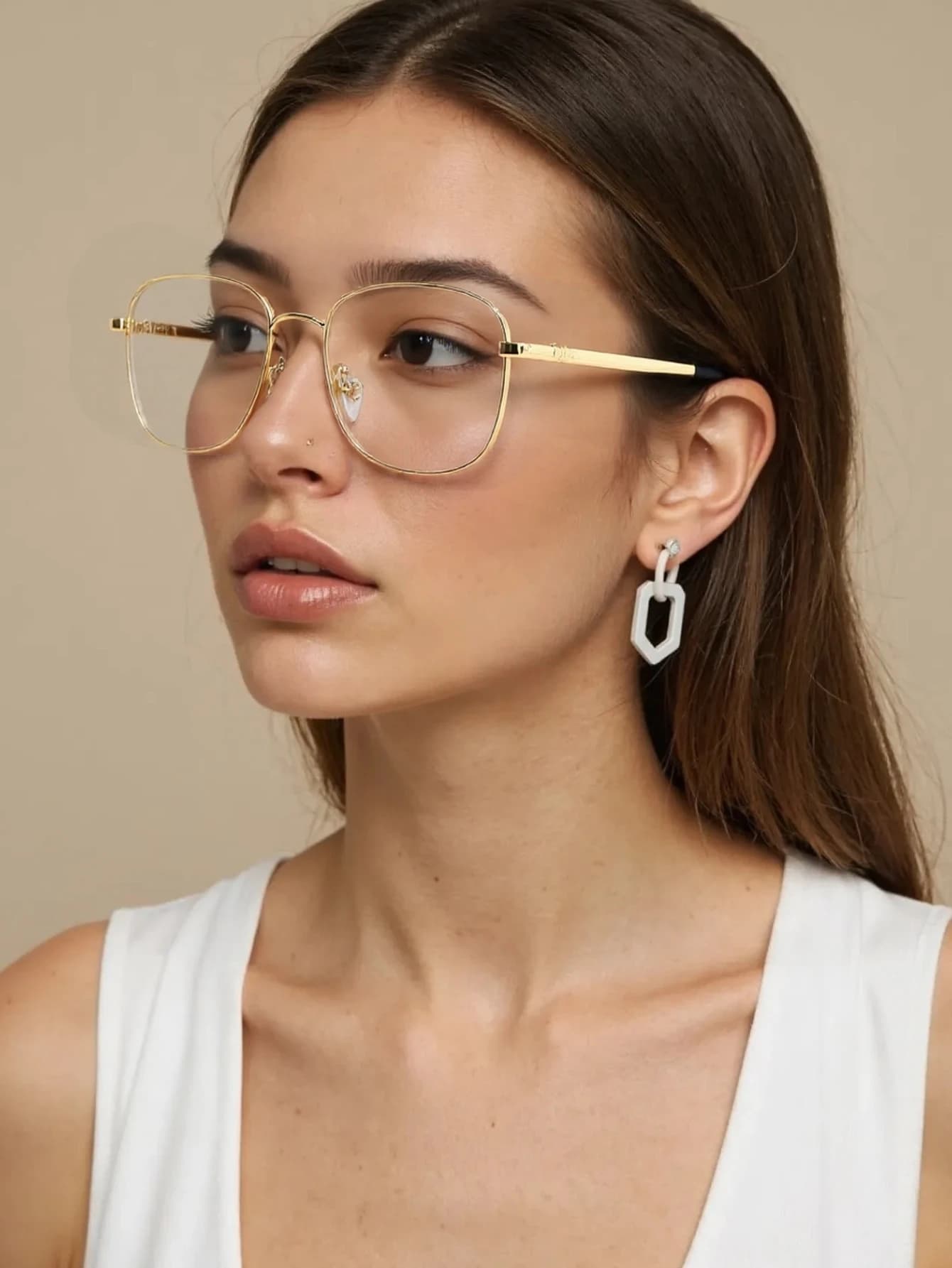 New retro mirror with simple and flat metal frame, unisex.
