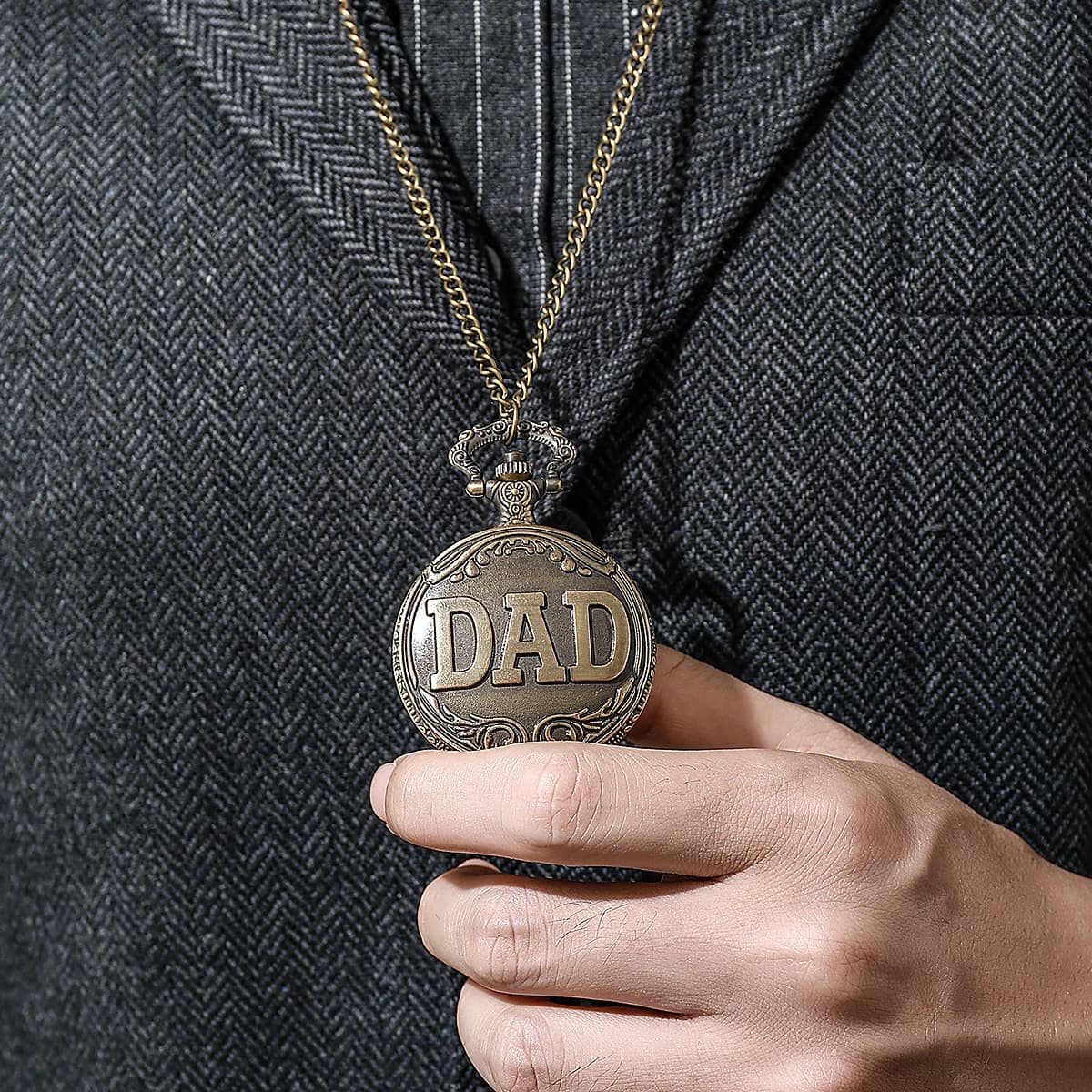 Vintage Pocket Watch in Bronze, Incisa Retrò Case with Chain, Classical Pocket Watch at Quartz, Perfect Gift for Men, Steampunk and Formal Style