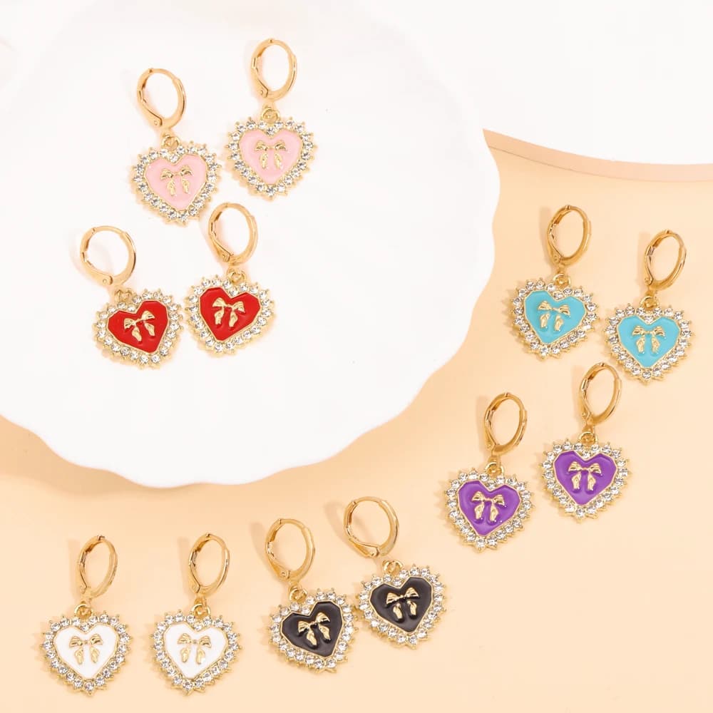 2 paia di orecchini a forma di cuore con strass di cristallo di moda per donne e ragazze, orecchini pendenti con amore in smalto, set di gioielli dolci per la festa nuziale