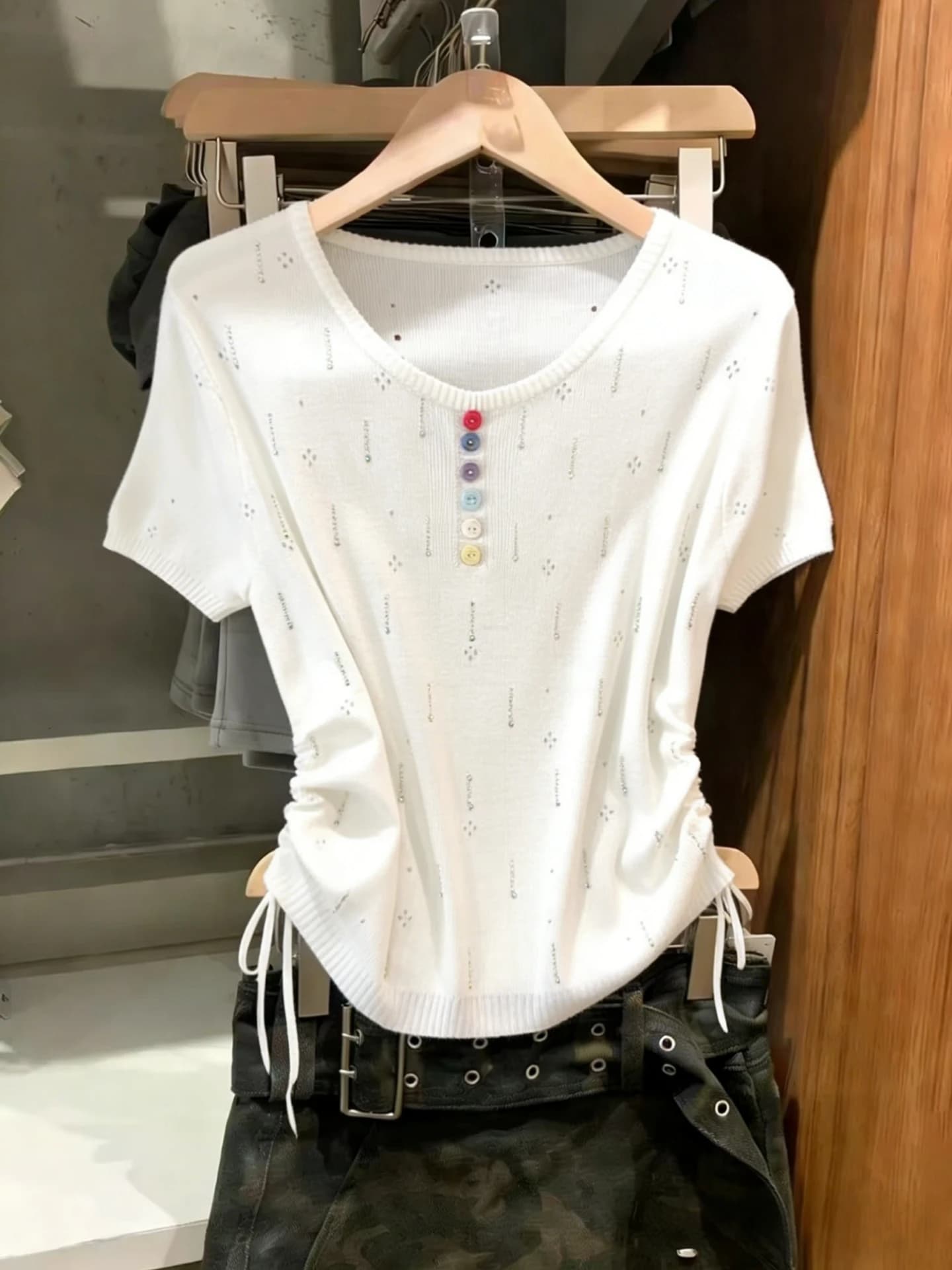 Dopamine Colored Button Short Sleeve Knitted Top Women's Summer New Design Drawstring Slimming French Style round Neck T-shirt