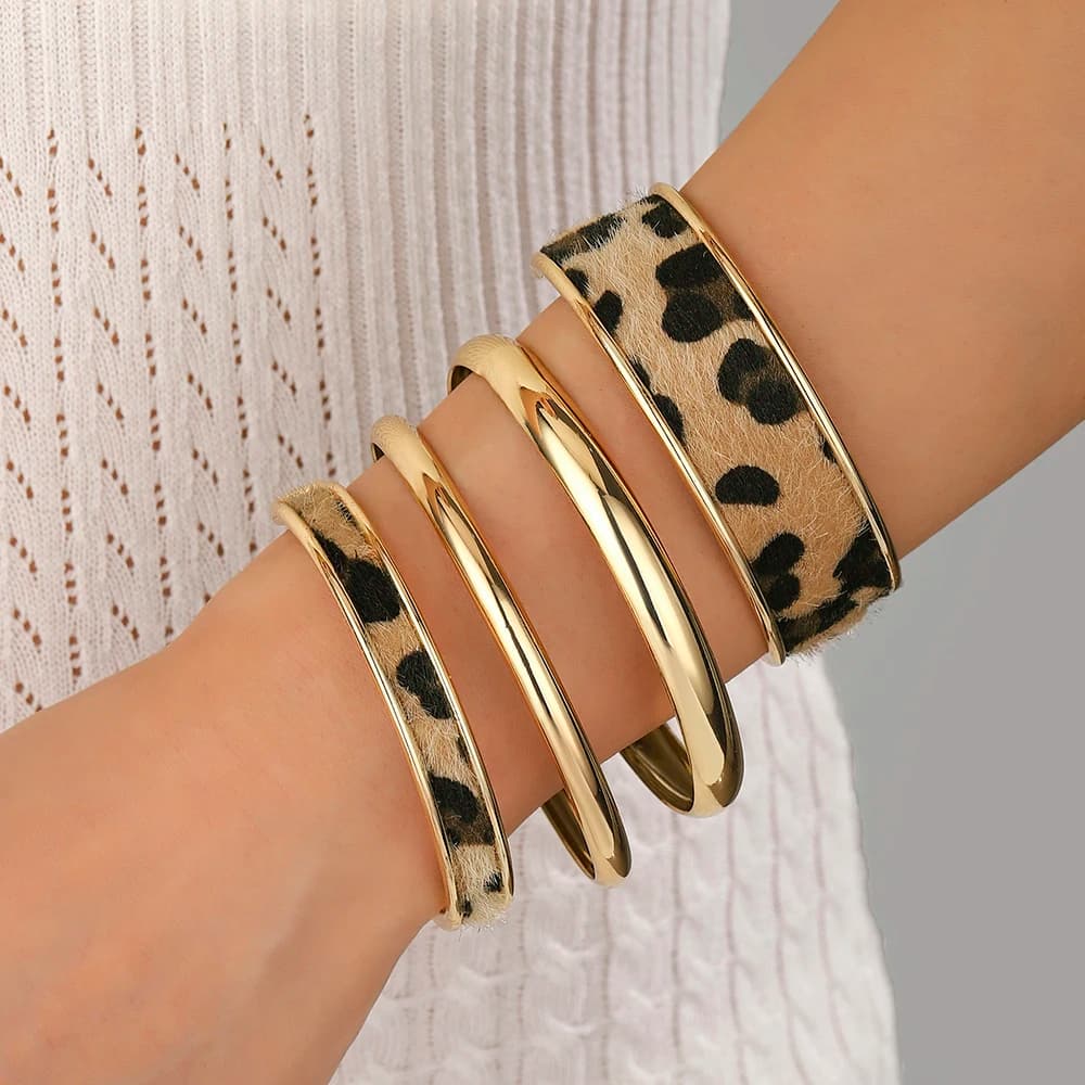 Spice Girl europeo e americano Bracciale leopardato dolce e fresco Set di braccialetti impilati lucidi Gioielli di moda da strada da donna
