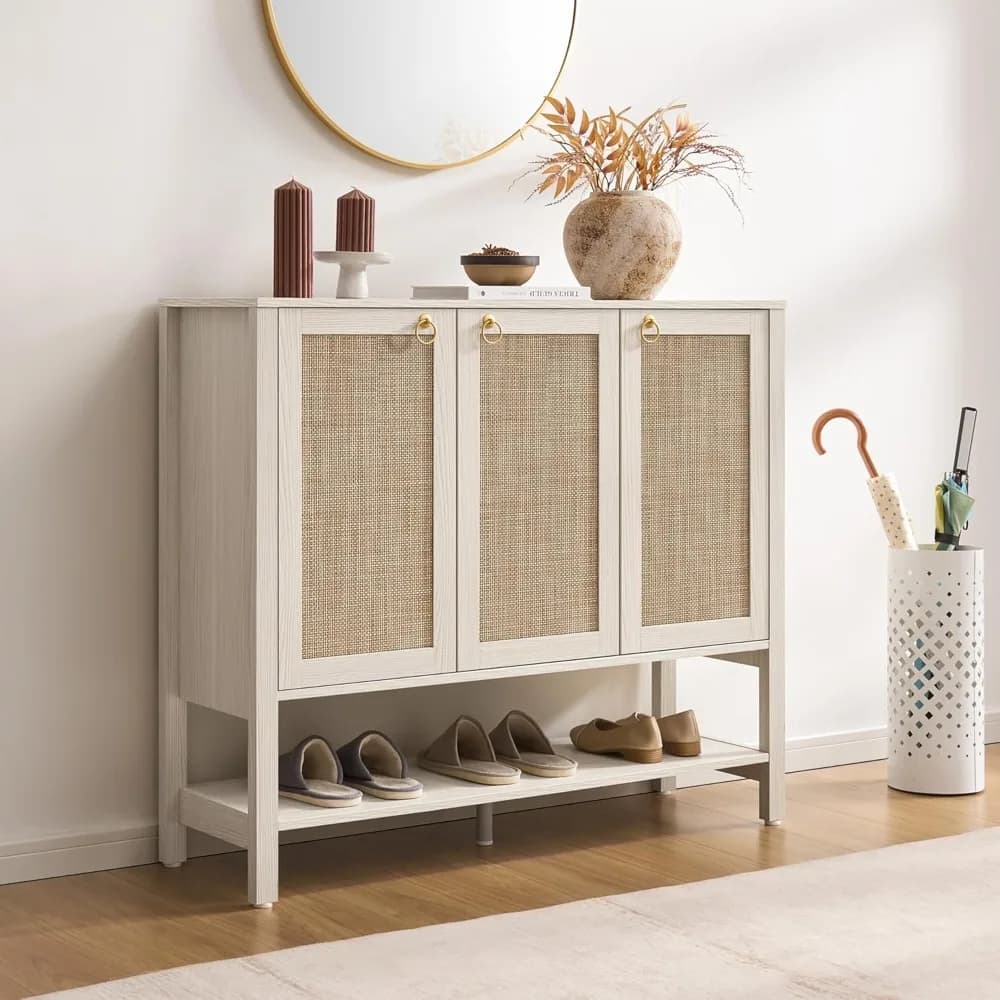 Scarpiera in Rattan con Spazio di Archiviazione - Organizzatore per 30 Paia di Scarpe Stile Boho con 3 Ante e Ripiani Regolabili, Grande Scarpiera in Stile Rustico per Ingresso, Corridoio, Soggiorno (Bianco)