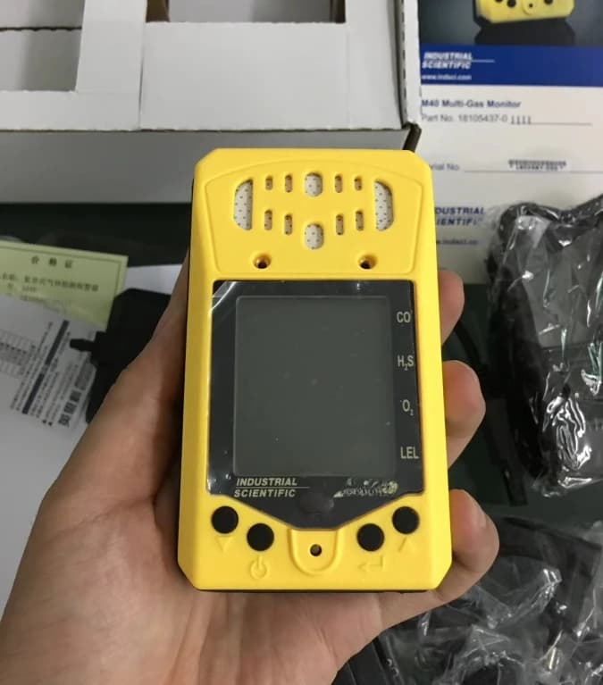 0 Rilevatore di gas 4 in 1 (fiammabile, monossido di carbonio, ossigeno, solforuro di idrogeno) pompa opzionale