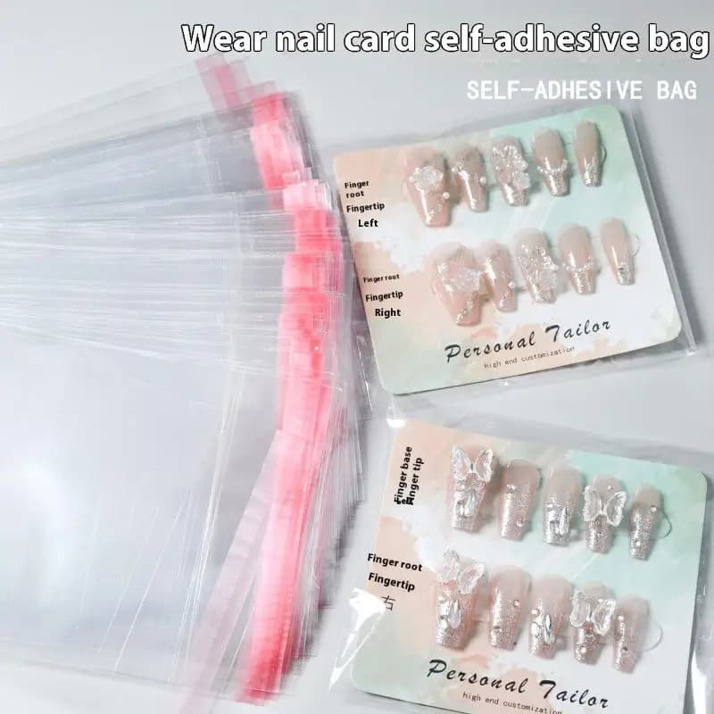 Espositori in cartone quadrati per unghie finte, accessori per manicure e saloni, supporti fotografici per nail art.