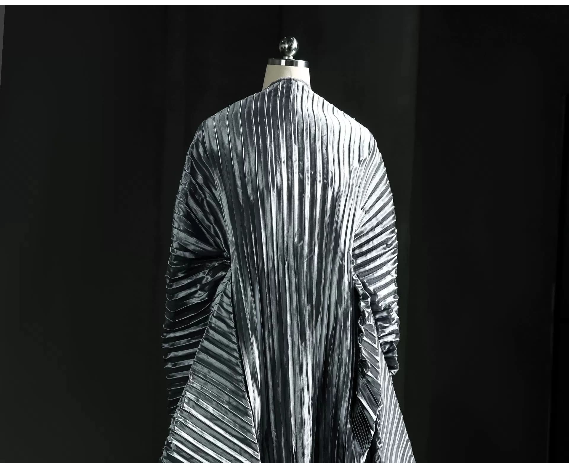 Tessuto plissettato in raso micro-lucido da 1 yard per la creazione di gonne fai-da-te e abbigliamento