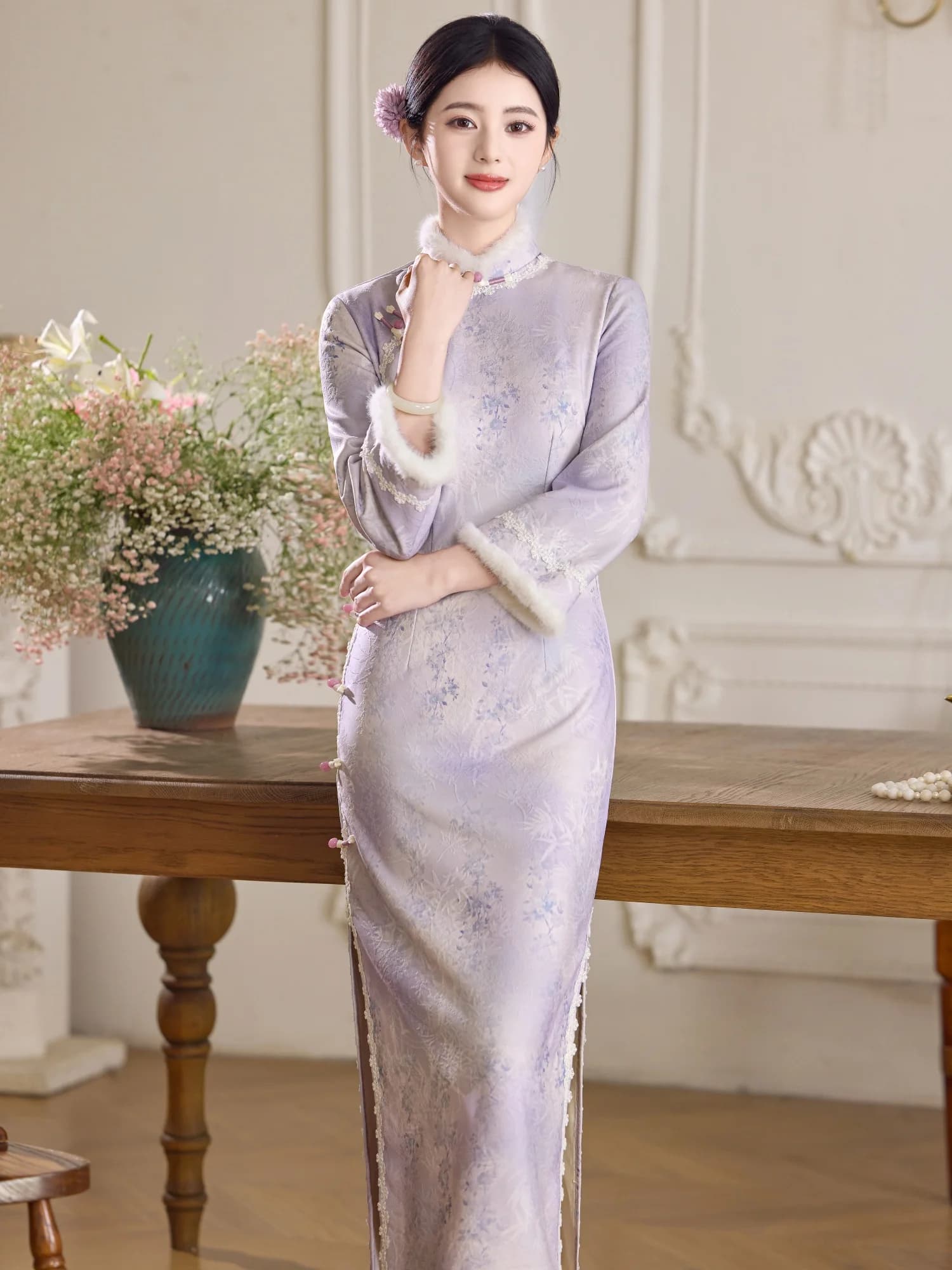 Nuovo Abito Cerimoniale in Stile Cinese Viola, Elegante e Semplice, con Spacco Lungo, Collo Alto e Maniche Lunghe Foderate per il Massimo Calore