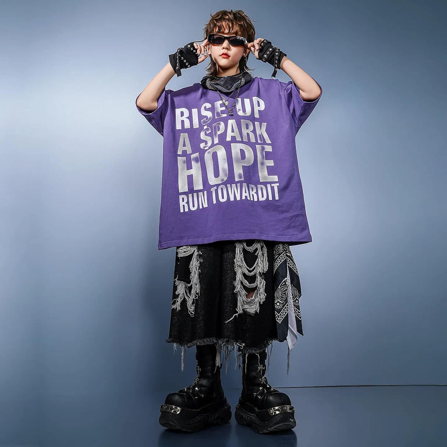 Abbigliamento Hip Hop per bambini T-shirt con lettere viola Pantaloncini jeans strappati effetto consumato nero Pantaloni centrali per abiti da ballo per ragazza ragazzo