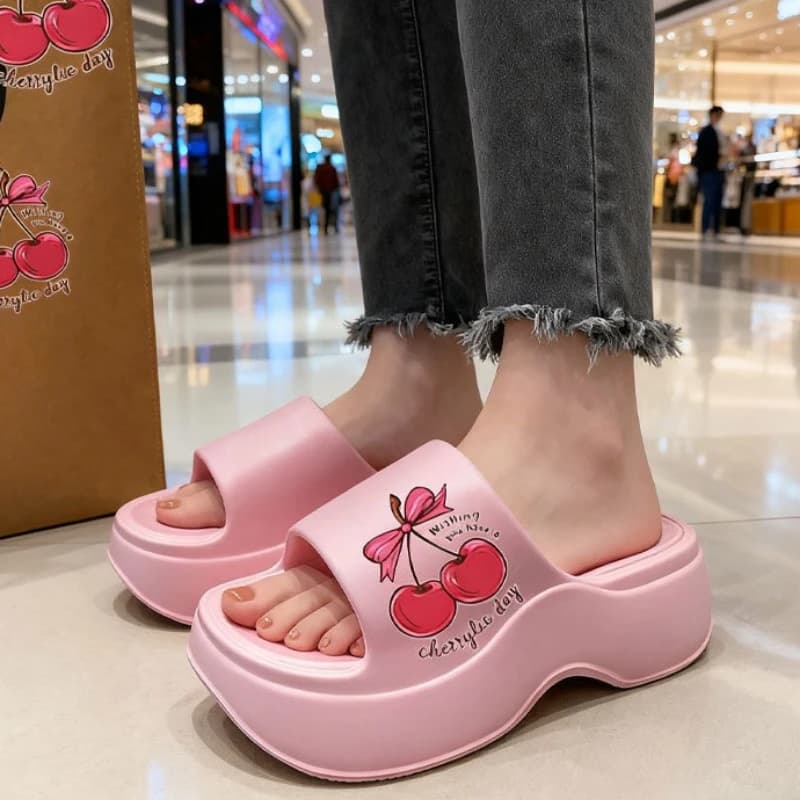 Women's slippers for indoors and outdoors with pretty print, summer shoes with plateau, thick sole in soft EVA, beach sandals for girls, leisure slippers