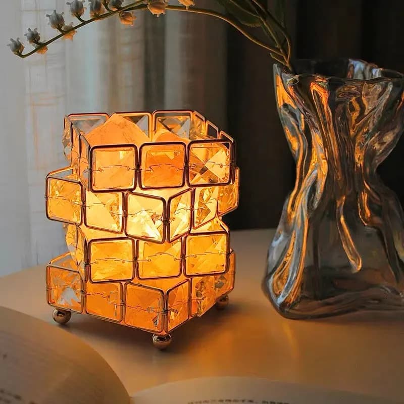 Lampada da tavolo a quattro strati a forma di Cubo di Rubik in cristallo, lampada da comodino in sale cristallino naturale, decorazione principessa, stile INS per ragazza