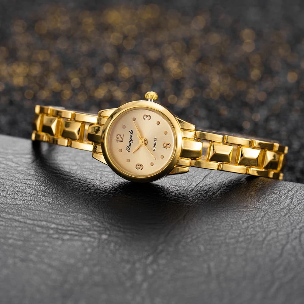 Orologio da polso da donna in oro di lusso Orologio da polso al quarzo da donna con quadrante ovale alla moda delle migliori marche Orologio da polso femminile piccolo ed elegante regalo