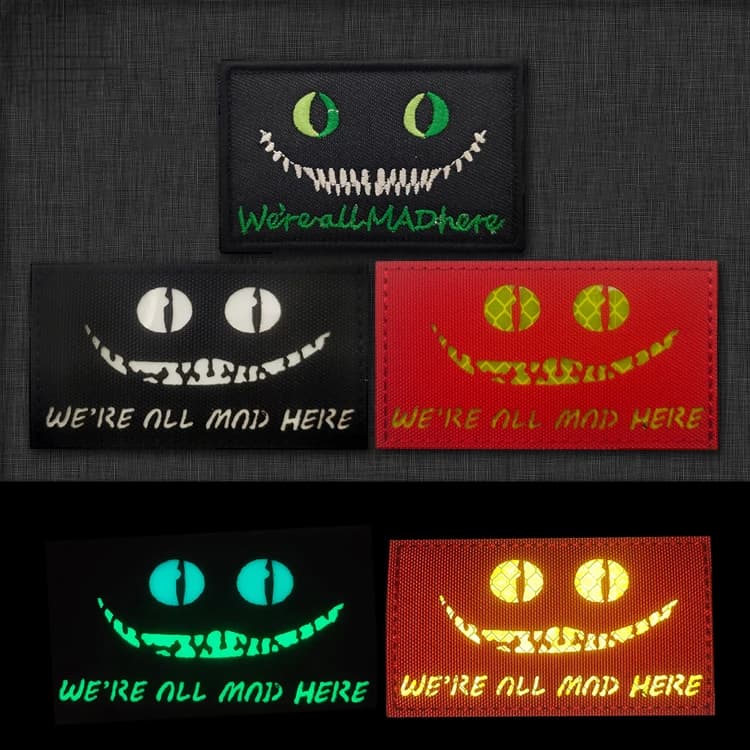 Toppa riflettente per gatti Cheshire Alice Adorabili vestiti ricamati per abbigliamento Abbigliamento Accessori per abbigliamento Supporto con gancio e anello