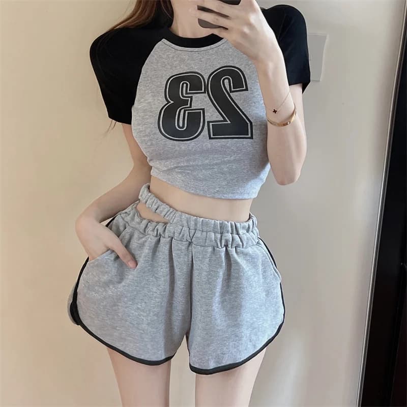 Set Estivo Alla Moda 2024 per Donna: T-Shirt a Maniche Corte e Pantaloncini Larghi, Completo Sportivo Casual con Stampa di Lettere Trendy