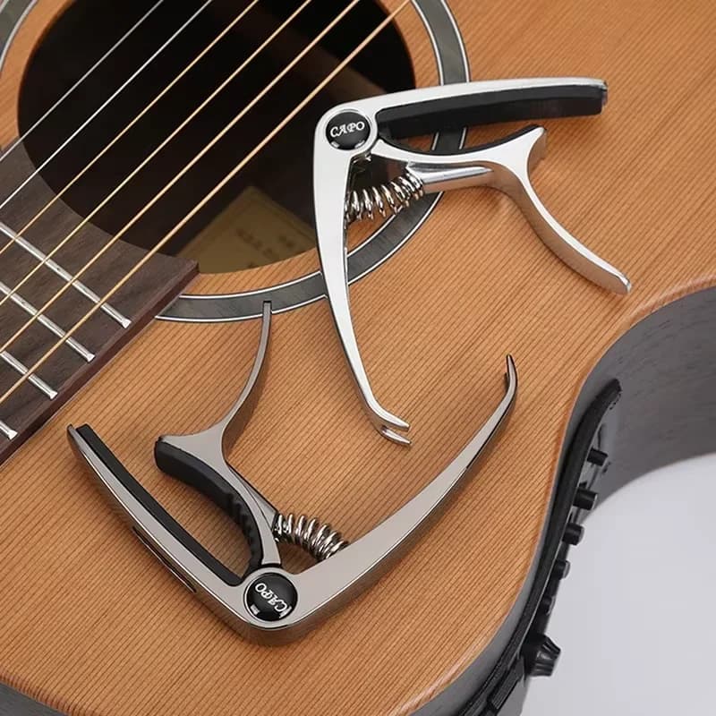 Capotasto per chitarra in metallo per acustico/elettrico/clatico Trigger Change Tune Key Morsetto Accessori per ukulele Clip per sintonizzatore unisex