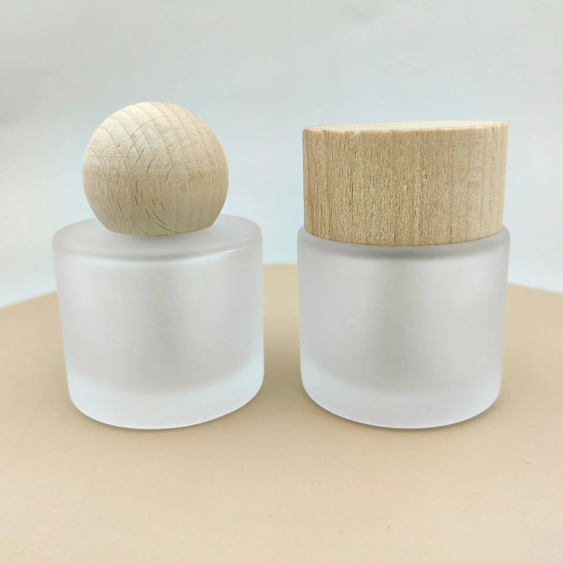 50ml Frosted Cylindrical Glass Reed Diffuser Bottle, Beech Wood Ball Cap, Empty Aroma Bottle for Car & Home Fragrance