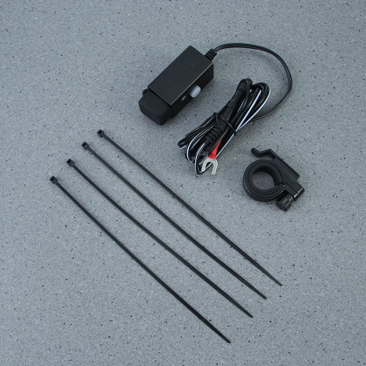 Dual USB Socket Motorcycle Charger Kit Waterproof Dustproof IP54 Rubber Cap Power LED Indicator Universal Ring Terminals