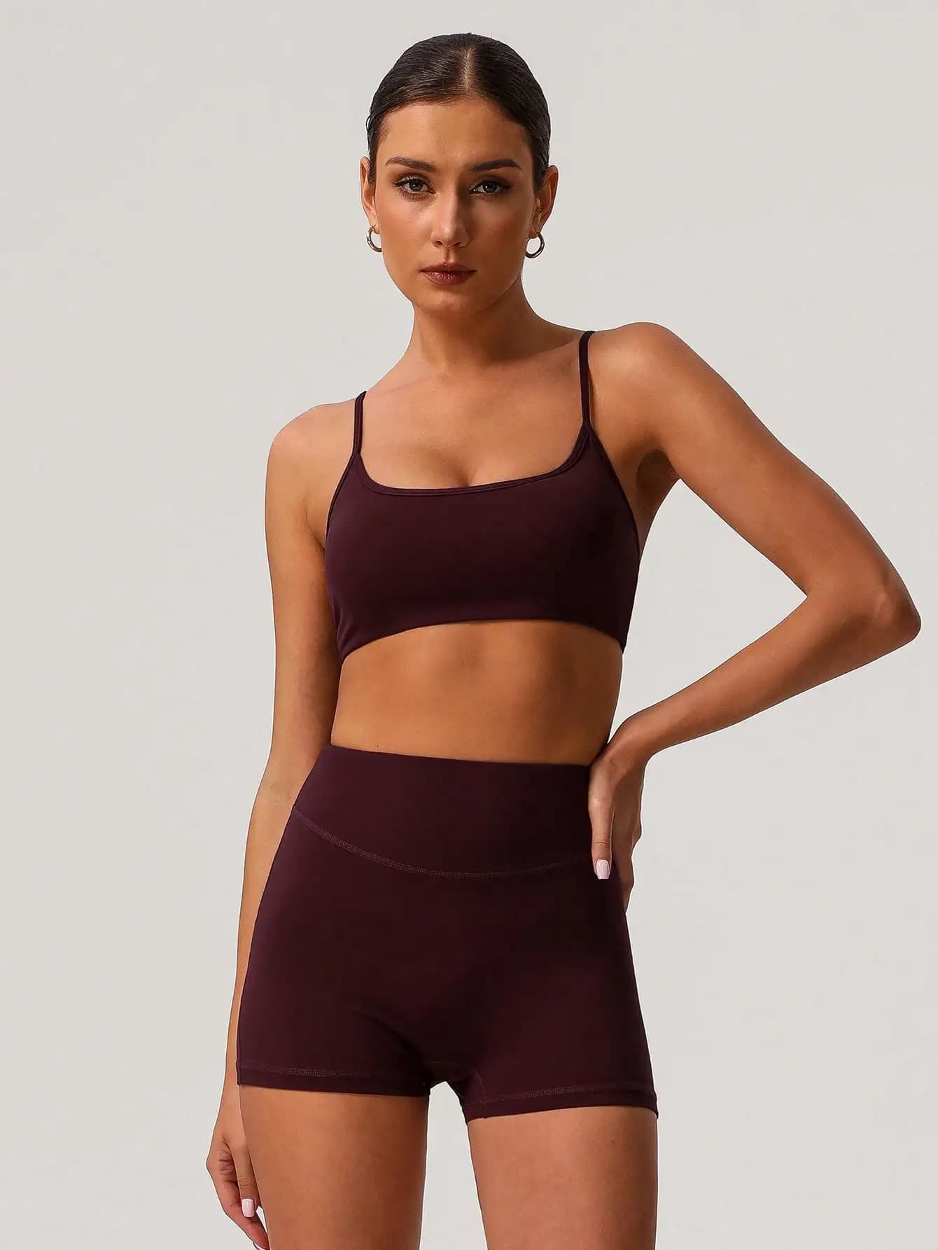Set fitness da donna 2 pezzi: reggiseno sportivo imbottito senza schienale e pantaloncini da ciclismo senza cuciture frontali, elastici per allenamento in palestra