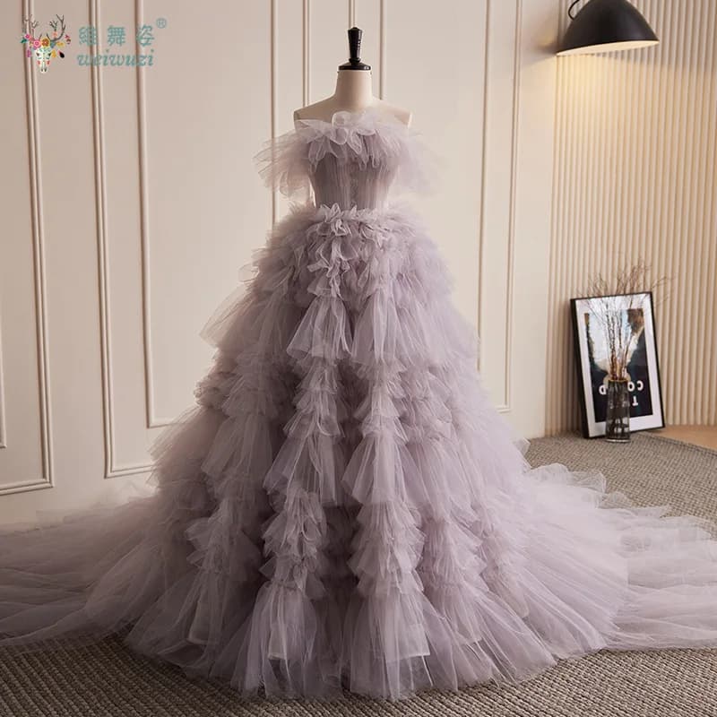 Abiti da sera lunghi eleganti in tulle con volant a strati Abiti da festa di compleanno con gonna soffice da principessa con pieghe increspate senza spalline