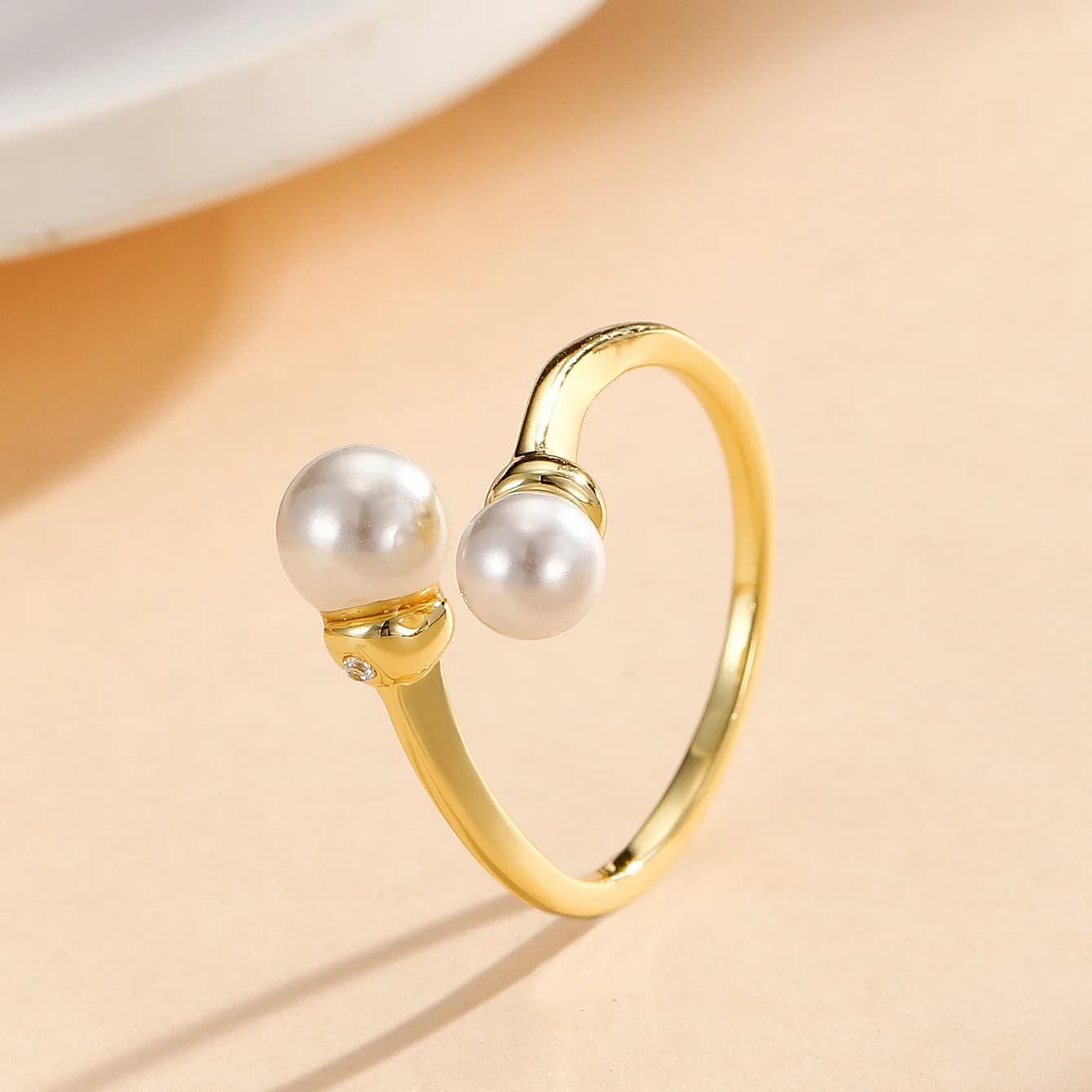 Anello aperto minimalista unico in stile vintage da 1 pezzo intarsiato con perle finte, gioielli di lusso leggeri ed eleganti