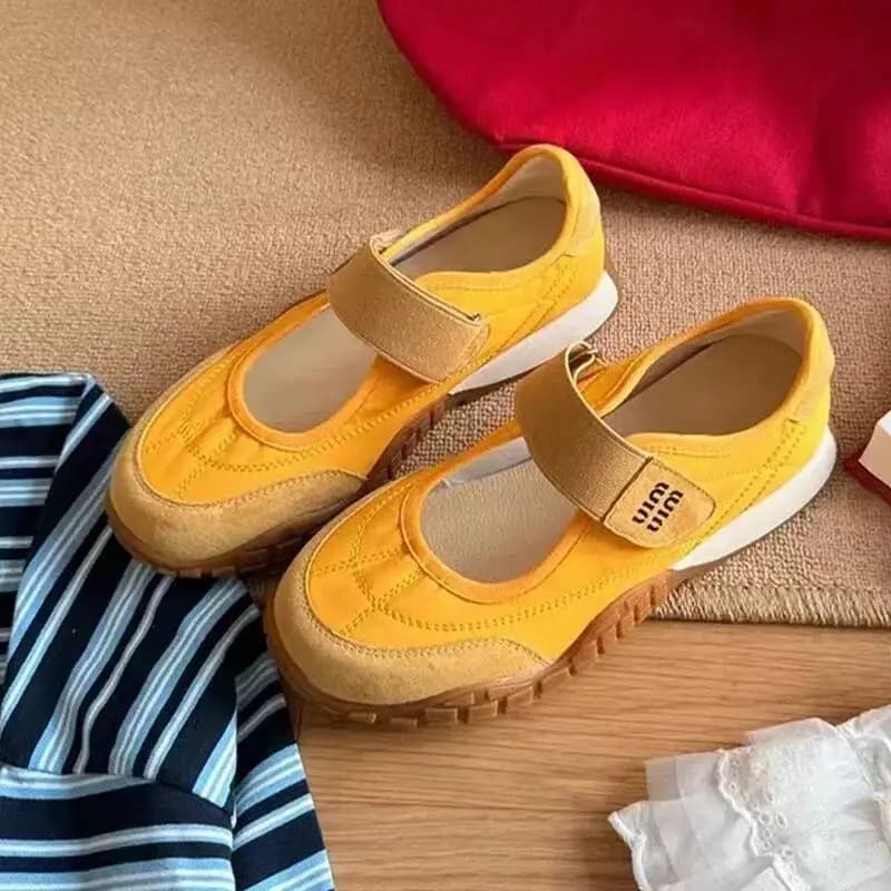 Appartamenti Scarpe sportive da donna Casual Nuove sneakers Abito estivo Mocassini da donna Scarpe Designer Walking Running Zapatos De Mujer