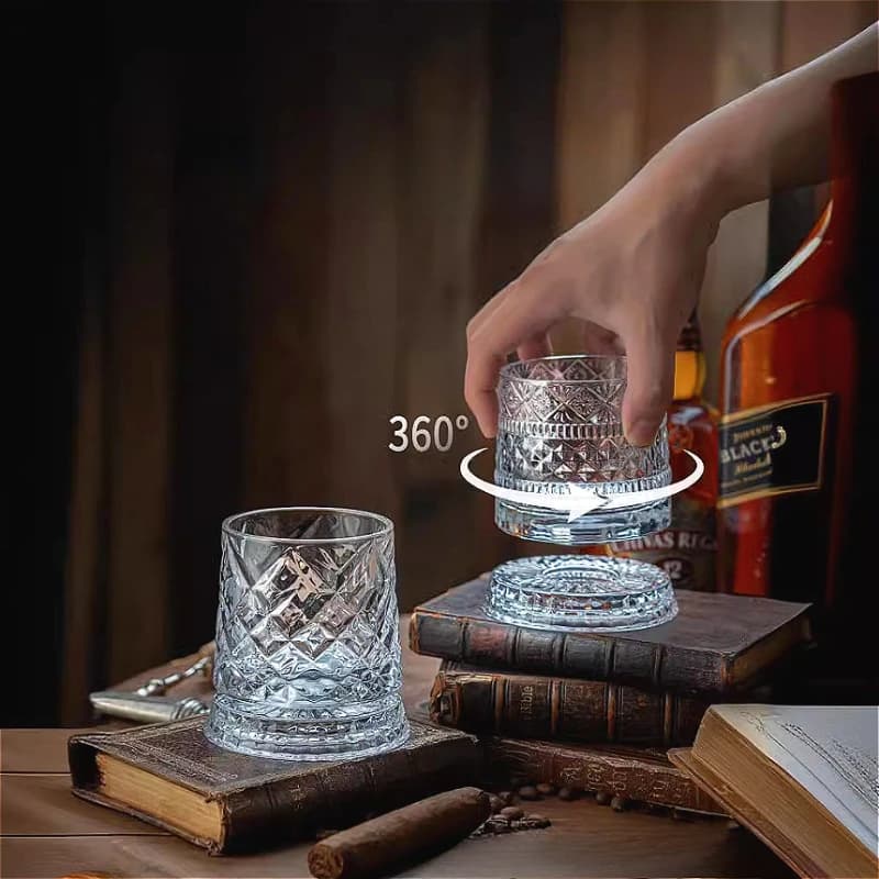 Bicchiere da whisky da 255 ml Bicchiere da vino trasparente Bicchiere da birra girevole resistente al calore per uso domestico Bicchieri per feste Ornamenti creativi