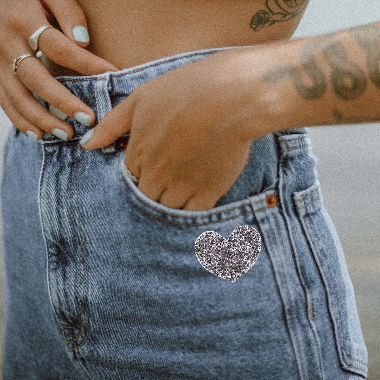 12 Pezzi di Applicazioni a Forma di Cuore con Strass, Decorazioni Fai-da-Te per Abbigliamento, Vestiti, Cappelli, Jeans, Borse, Accessori, Patch Luccicanti
