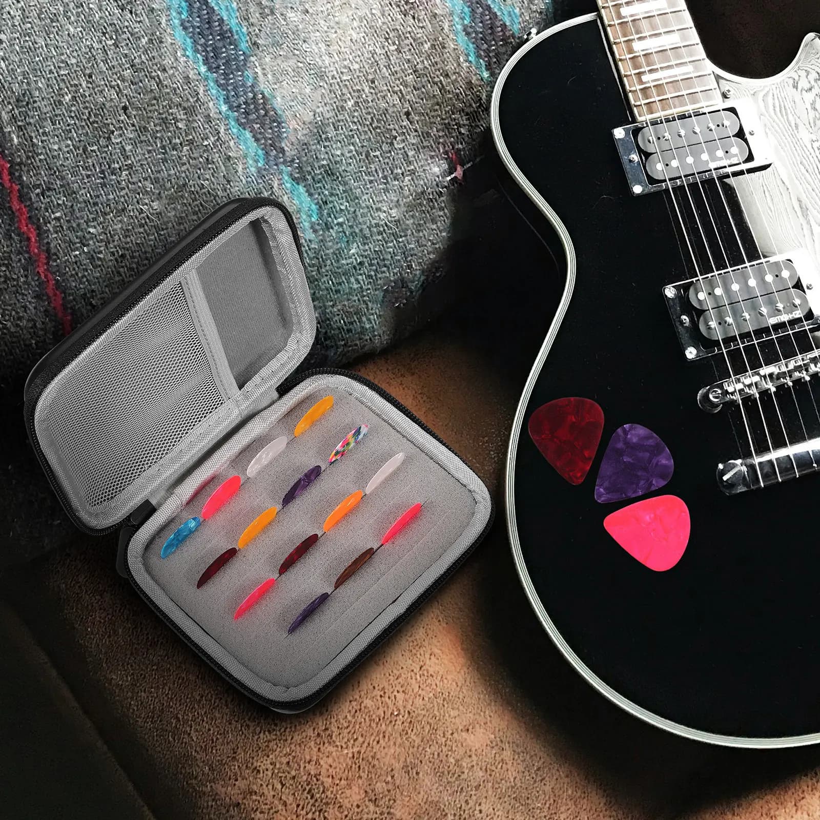 15-Pick Guitar Pick Bag Organizer Large Capacity Storage Holder Portable Lanyard Design for Acoustic Electric Guitar Accessories