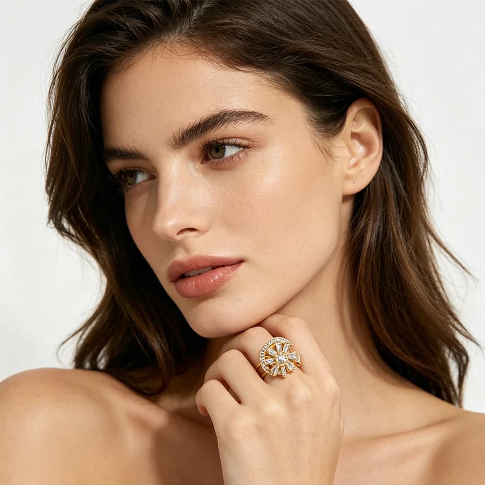 Anello Chic Girevole con Zirconi a Forma di Sole e Luna, Placcato Oro, Gioiello Unisex per Feste