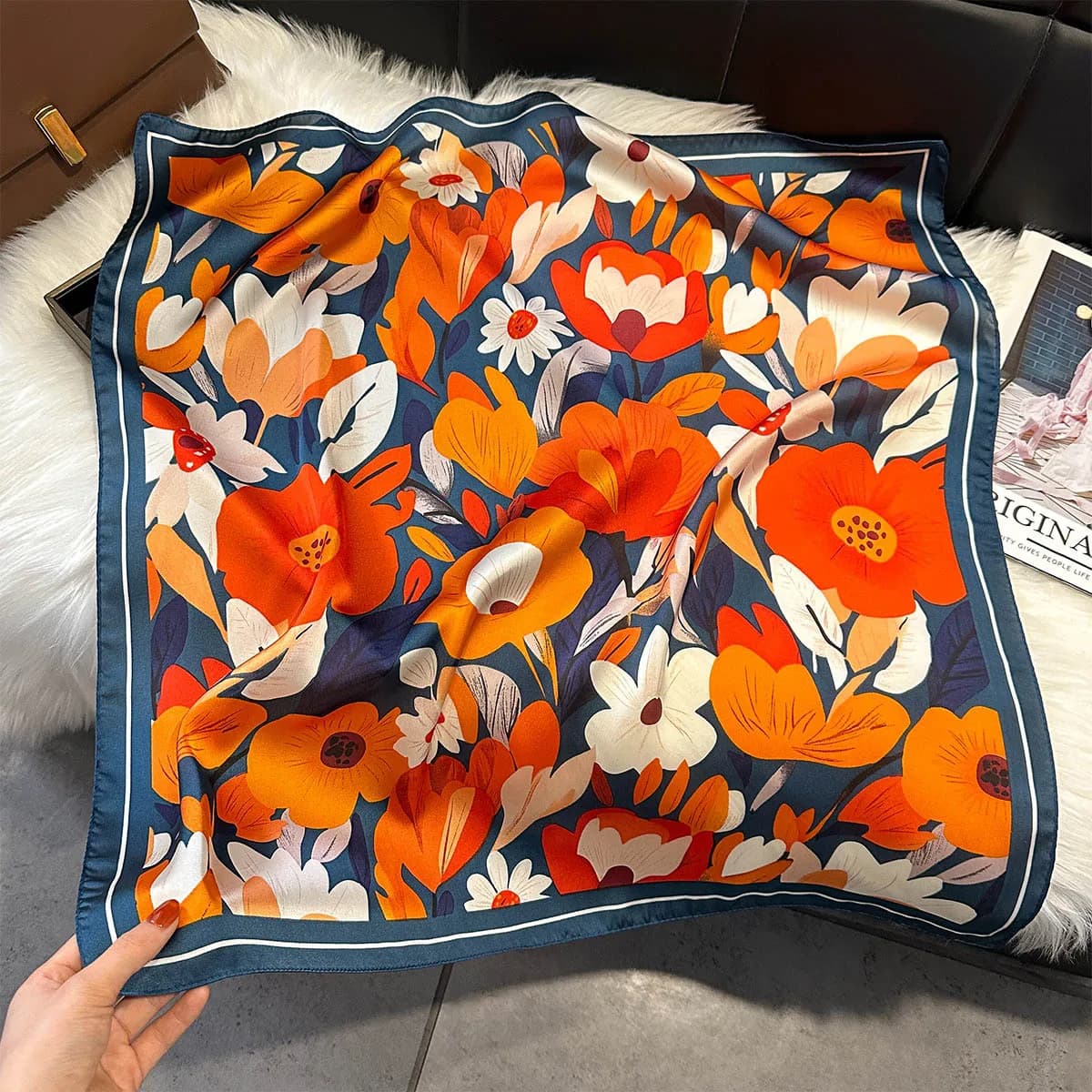 Sciarpa quadrata di seta di design Donna Scialle in raso Avvolgente Hijab Fascia per capelli femminile Polso Fazzoletto di lusso 70 * 70 cm Echarpe 2025 Bandana