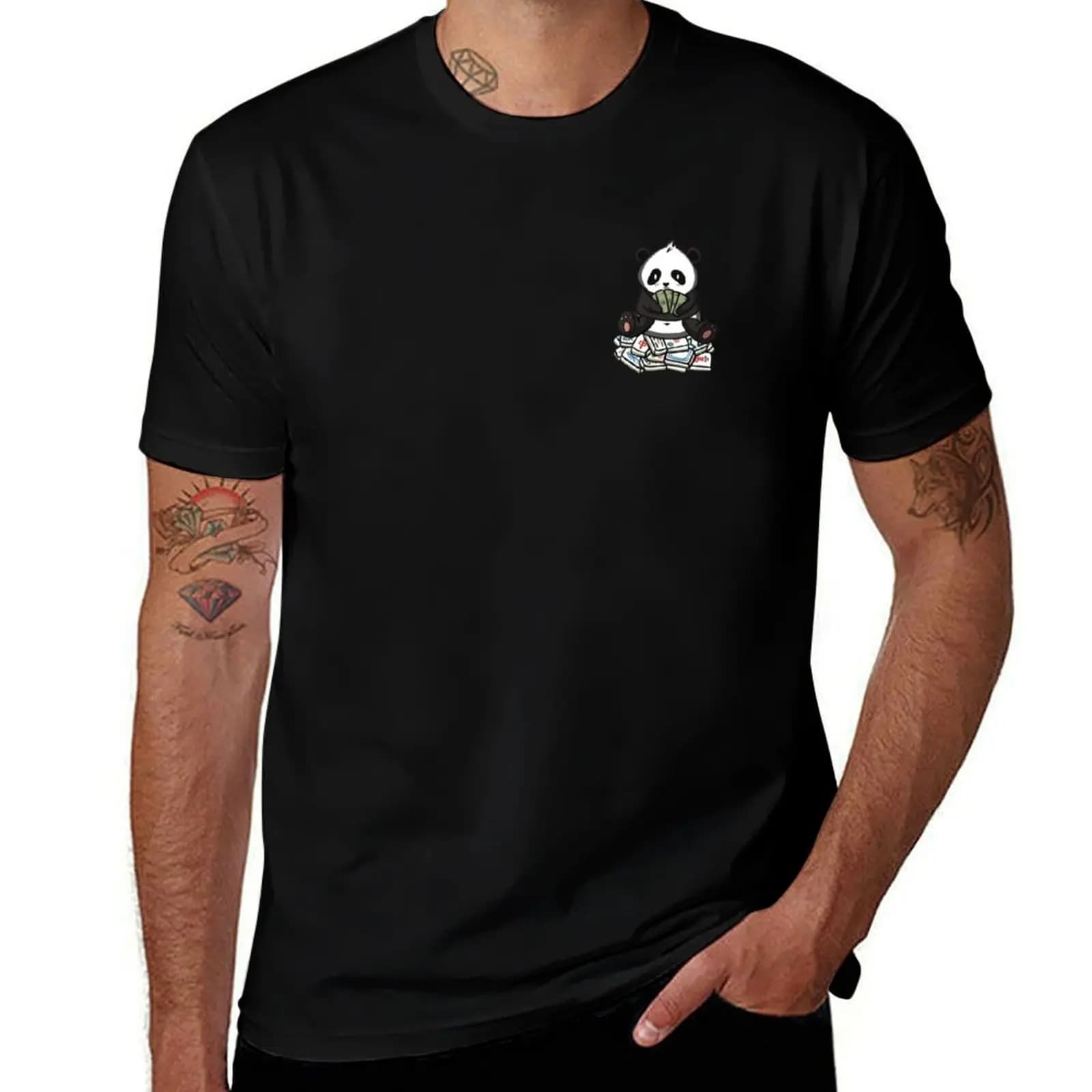 T-shirt con panda seduto su piastrelle di mahjong, maglietta casual in stile street style