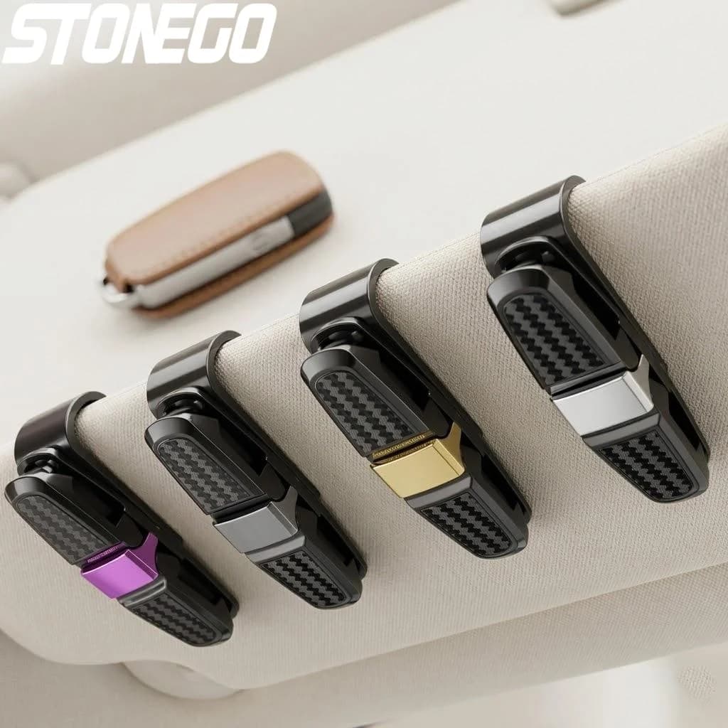 Supporto Universale per Occhiali da Auto con Clip per Parasole, Rotazione a 180 Gradi, Doppio Supporto per Occhiali con Fissaggio Effetto Fibra di Carbonio per Biglietti, Carte, Ricevute, Portablocco e Accessori Organizzatori per Interni Auto
