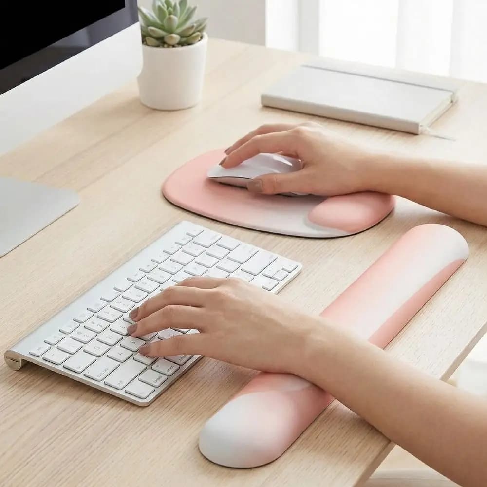 Tappetino Ergonomico Universale per Mouse con Supporto per Polso, Cuscino Morbido Antiscivolo per Tastiera, Tappetino Creativo per il Palmo della Mano a Lento Ritorno per Studenti