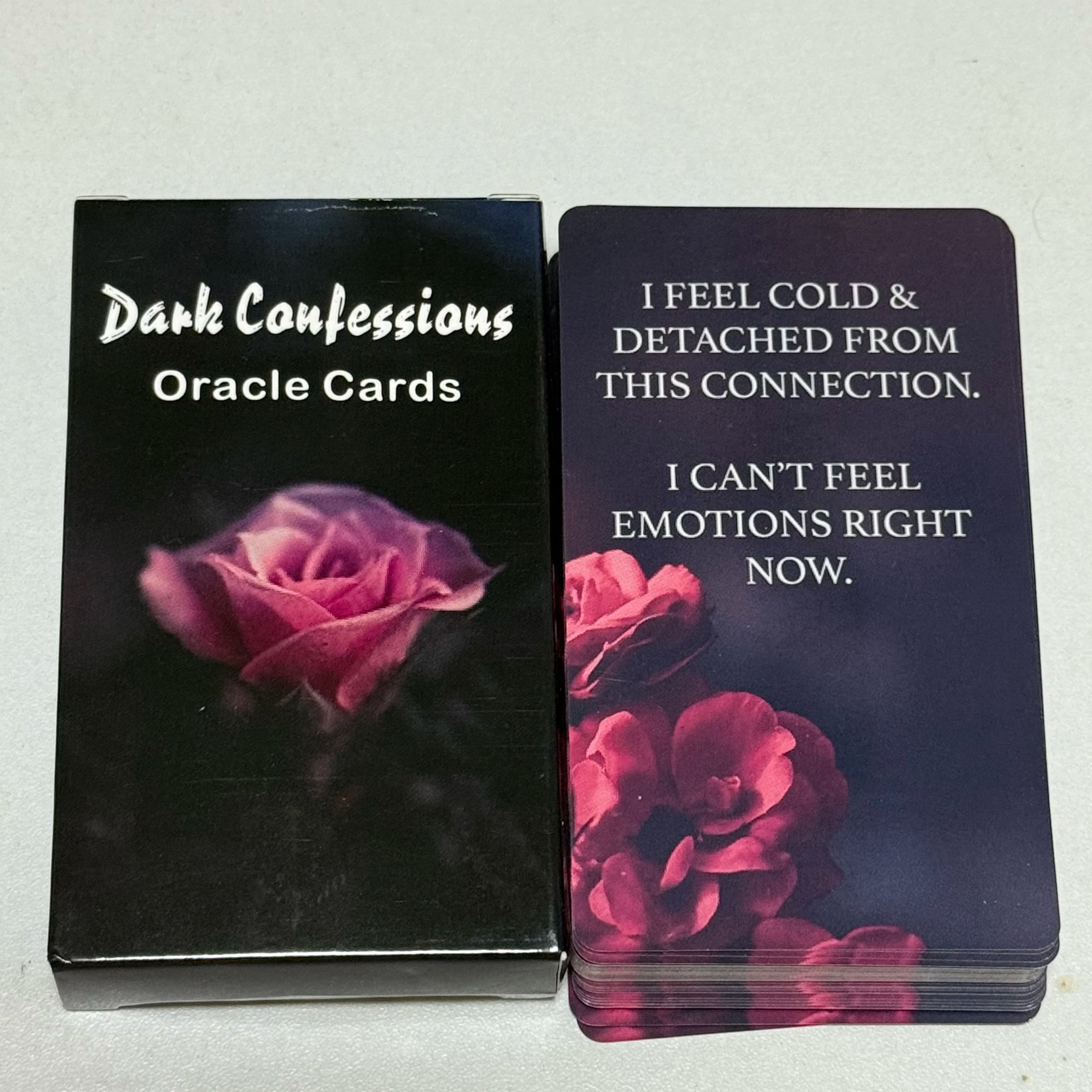 Dark Confession Carte Oracle 50 Parole chiave d'amore Messaggi Mazzo Versioni inglesi Edizione Gioco da tavolo Gioco cosmico