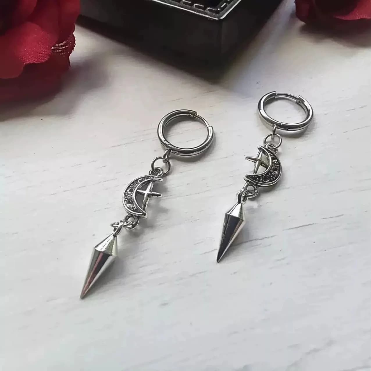 1 pair of punk rock stainless steel pointed star and moon earrings, suitable for women to wear Gothic jewelry accessories on a d