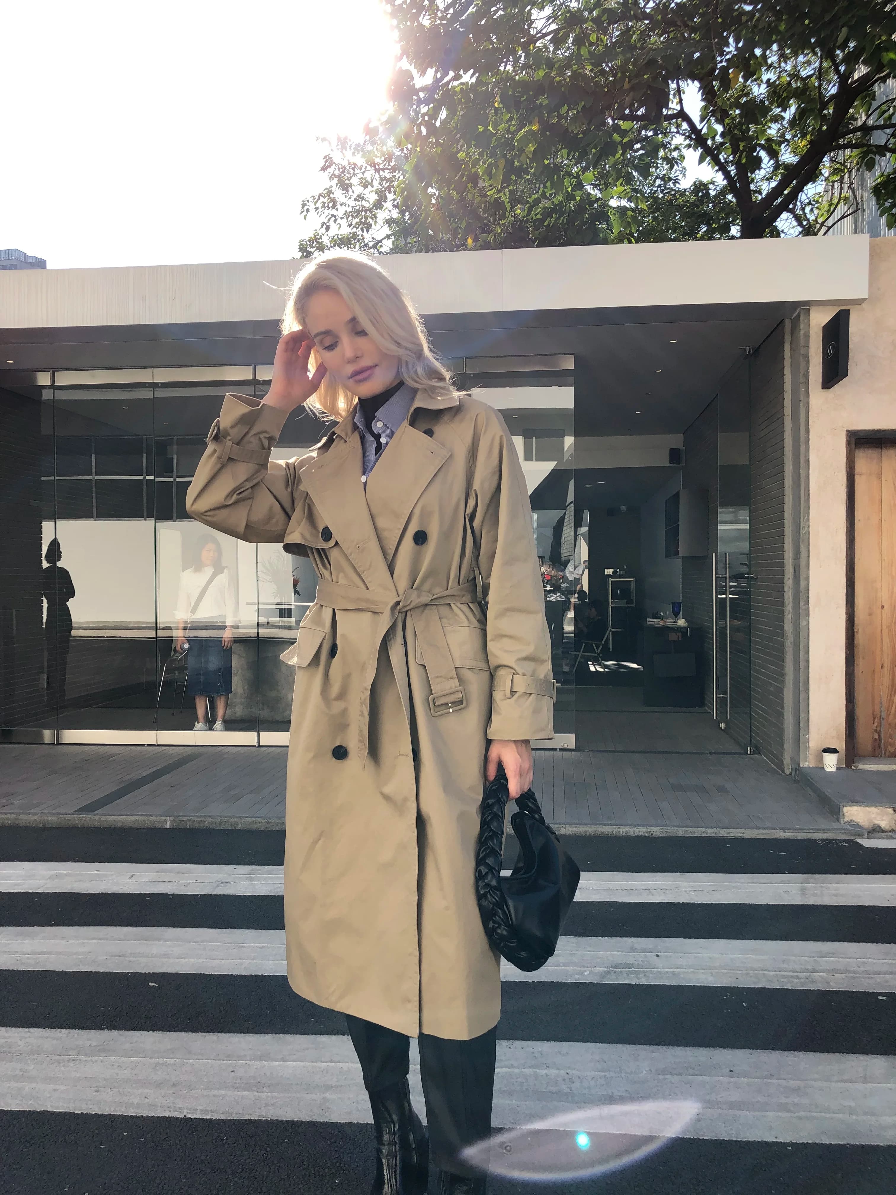 UK Brand new Fashion 2024 autunno/autunno Casual doppio petto semplice classico lungo Trench con cintura Chic giacca a vento femminile