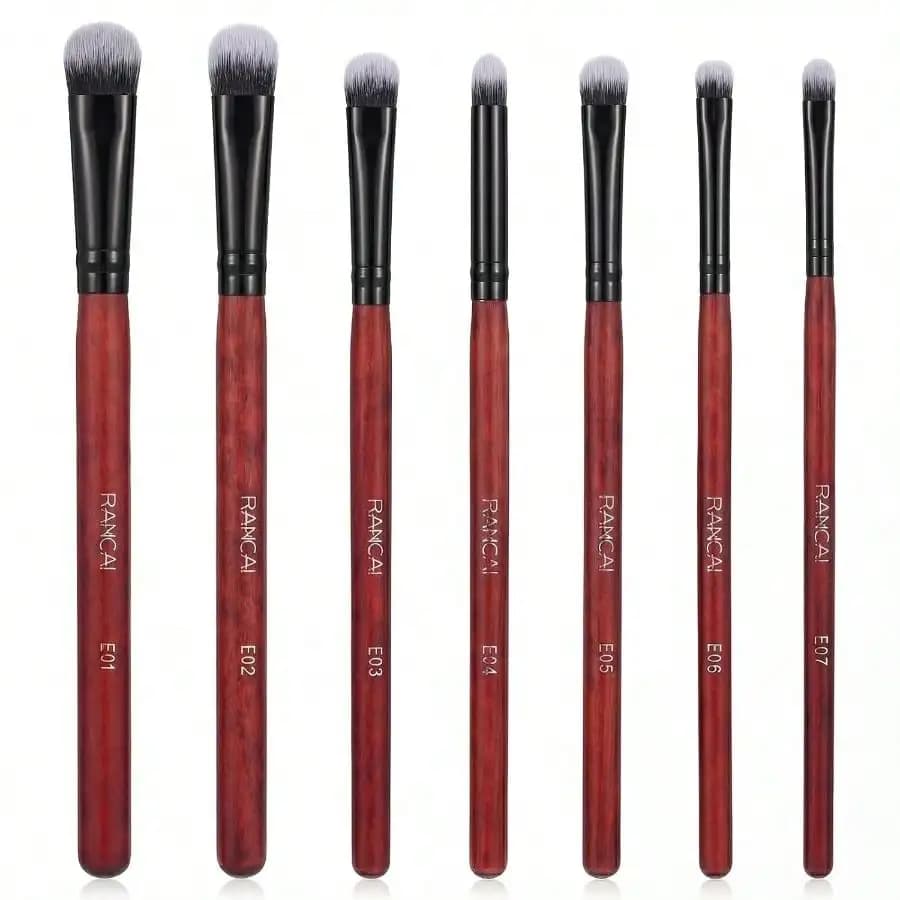Set di pennelli marroni da 7 pezzi, pennelli portatili per il trucco degli occhi con peli morbidi e manico in legno, pennelli professionali per sfumare il trucco, ombretto, labbra, eyeliner angolato, sopracciglia