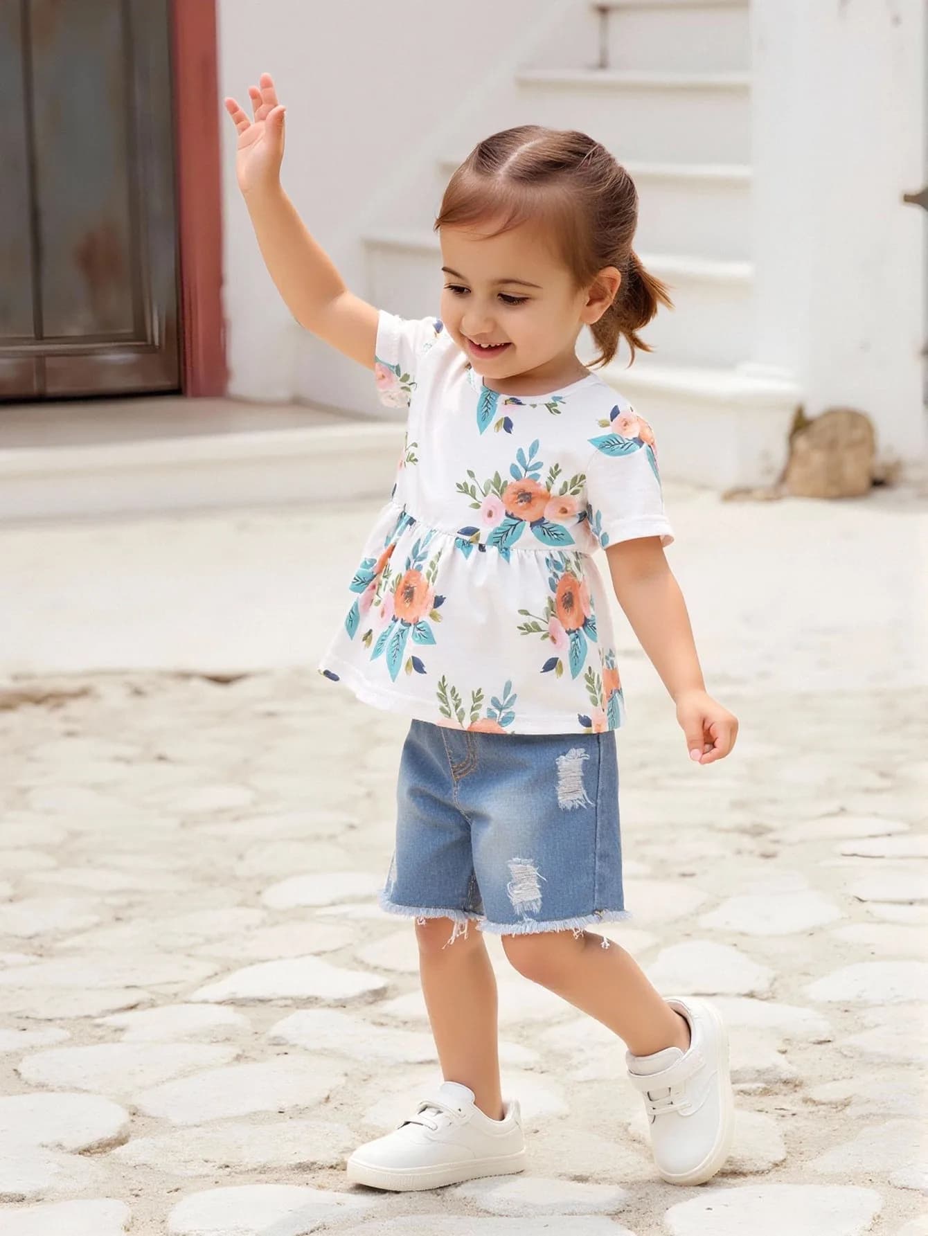 Two piece summer baby girl fashion flower green leaf printed short sleeved round neck top and denim distressed shorts set