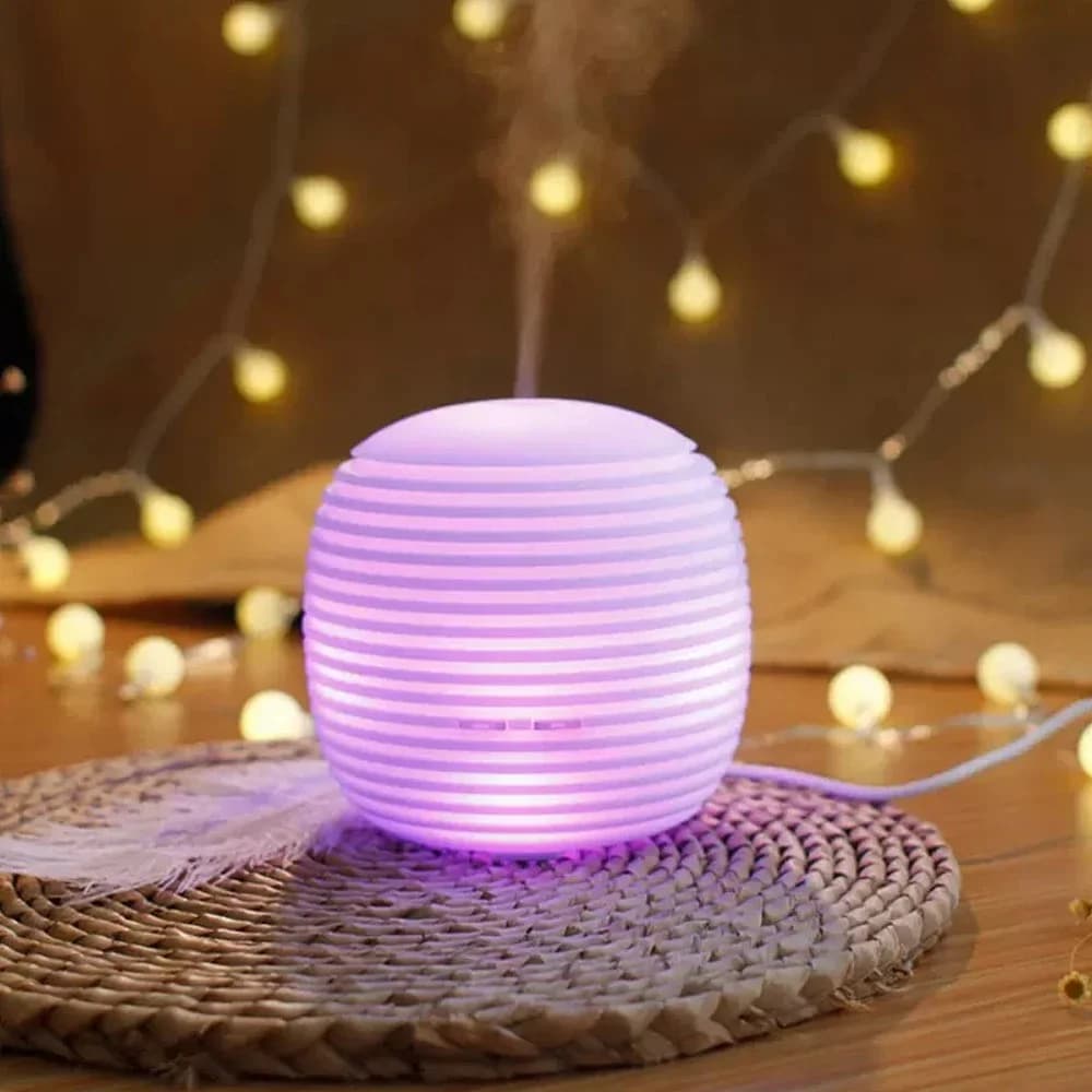 Umidificatore Silenzioso a Forma di Lanterna Bianca da 100ml, Diffusore di Aromi con 7 Colori Rilassanti per Ufficio e Casa