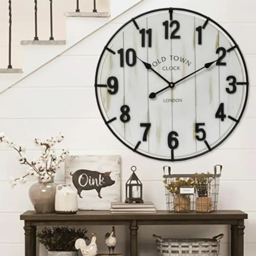 Grande Orologio da Parete Rustico in Legno Anticato da 24 Pollici con Cerchio in Metallo e Grandi Numeri, Silenzioso, a Batteria, in Bianco Lavato