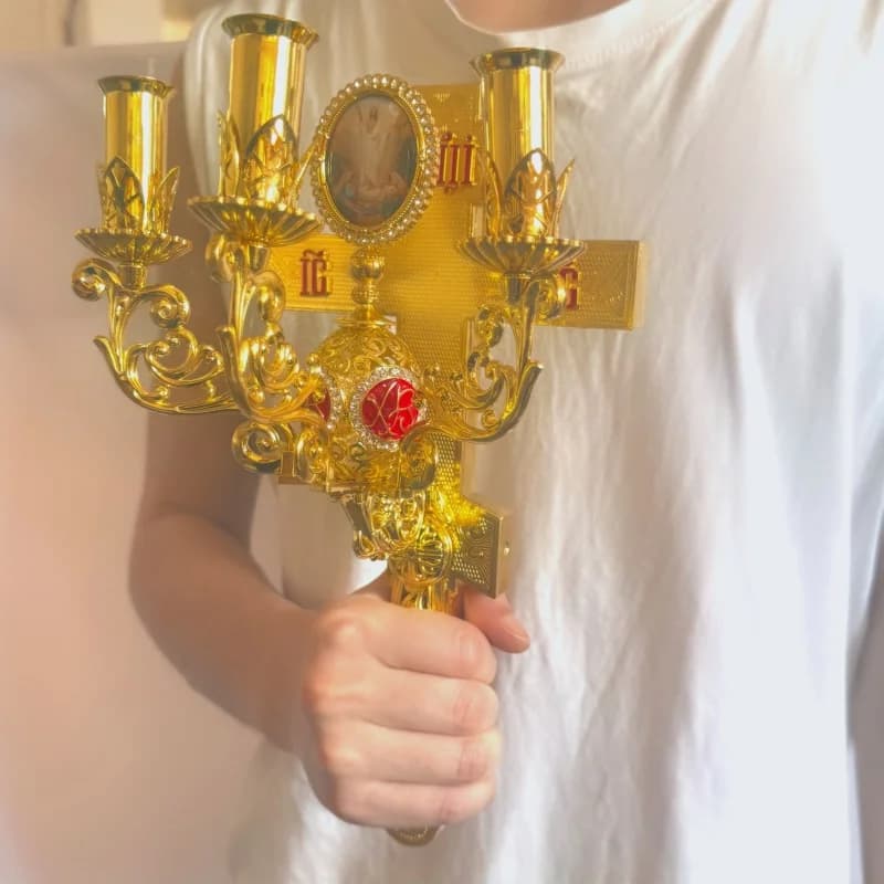 Croce Ornata Placcata Oro per Benedizione con Portacandele a 3 Braccia e Icona Smaltata per Liturgia Sacerdotale Ortodossa, Decorazione Religiosa