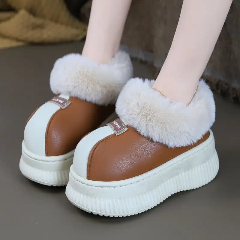 Pantofole da casa per donna Nuova piattaforma impermeabile in pelle Scarpe invernali in cotone Stivali da neve alla moda in peluche caldo antiscivolo per la casa