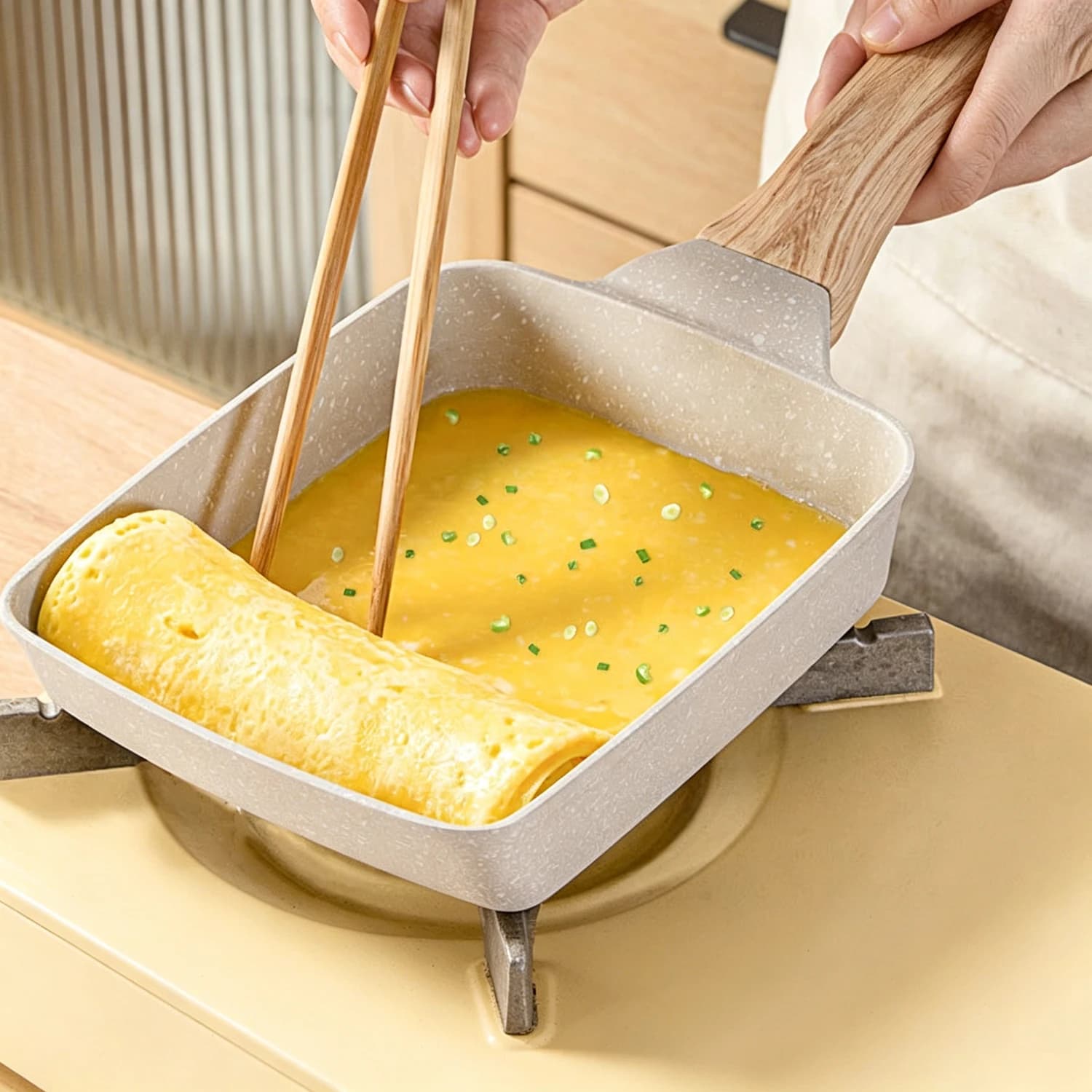Tamagoyaki Egg Pan - Japanese Omelette Pan,Non Stick Frying Pan with Wood Handle Spatula Oil Brush,Compatible with All Stovetops