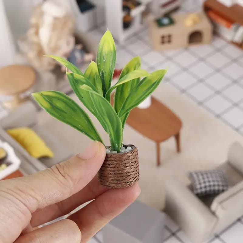1 Pezzo Mini Pianta Artificiale in Vaso, Ornamento Verde per Casa delle Bambole, Pianta Finta in Vaso Intrecciato per Decorazione Scenari Domestici in Scala 1:12