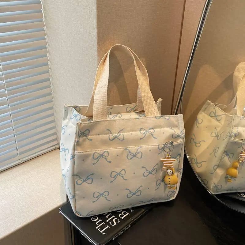 2026 New Canvas Handbag Small Bag for Commuting Workers Zipper Fashionable Popular Box Lunch Handbag Women's Commuter Bag